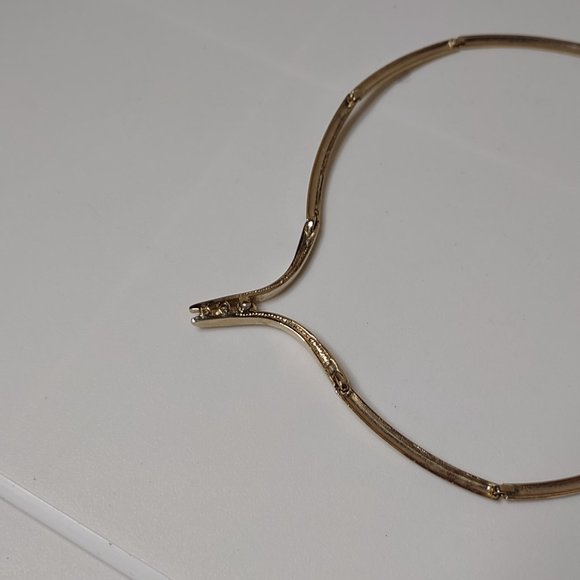 15.5 Inch Gold Tone Metal Segmented Necklace - Picture 9 of 10